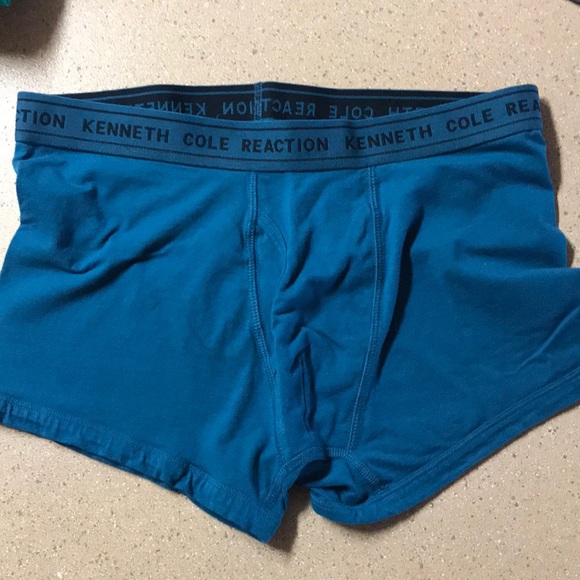 Kenneth Cole Reaction Modern Trunk - Picture 3 of 5